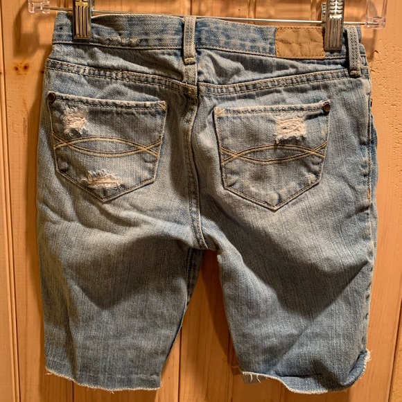 Abercrombie distressed cut off shorts girls 10 - Picture 5 of 6